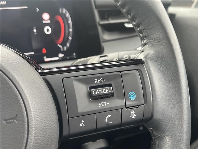 オーラ Ｇ　レザーエディション　ワンオーナ　追突防止　地デジ　２．０ＥＴＣ　横滑り防止　Ｂｌｕｅｔｏｏｔｈ　レーダークルーズ　本革　ＬＥＤ　ドライブレコーダー　インテリジェントキー　キーレスエントリー　オートエアコン　ＡＢＳ　ＩＳＳ（3枚目）