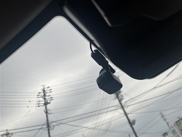 オーラ Ｇ　レザーエディション　ワンオーナ　追突防止　地デジ　２．０ＥＴＣ　横滑り防止　Ｂｌｕｅｔｏｏｔｈ　レーダークルーズ　本革　ＬＥＤ　ドライブレコーダー　インテリジェントキー　キーレスエントリー　オートエアコン　ＡＢＳ　ＩＳＳ（11枚目）