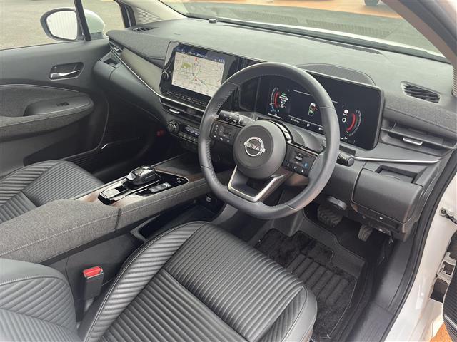 オーラ Ｇ　レザーエディション　ワンオーナ　追突防止　地デジ　２．０ＥＴＣ　横滑り防止　Ｂｌｕｅｔｏｏｔｈ　レーダークルーズ　本革　ＬＥＤ　ドライブレコーダー　インテリジェントキー　キーレスエントリー　オートエアコン　ＡＢＳ　ＩＳＳ（18枚目）