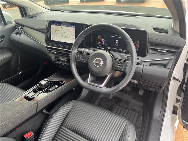 オーラ Ｇ　レザーエディション　ワンオーナ　追突防止　地デジ　２．０ＥＴＣ　横滑り防止　Ｂｌｕｅｔｏｏｔｈ　レーダークルーズ　本革　ＬＥＤ　ドライブレコーダー　インテリジェントキー　キーレスエントリー　オートエアコン　ＡＢＳ　ＩＳＳ（26枚目）