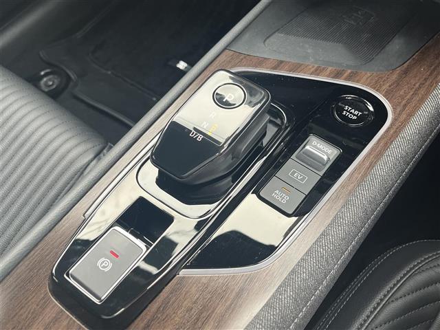 オーラ Ｇ　レザーエディション　ワンオーナ　追突防止　地デジ　２．０ＥＴＣ　横滑り防止　Ｂｌｕｅｔｏｏｔｈ　レーダークルーズ　本革　ＬＥＤ　ドライブレコーダー　インテリジェントキー　キーレスエントリー　オートエアコン　ＡＢＳ　ＩＳＳ（28枚目）