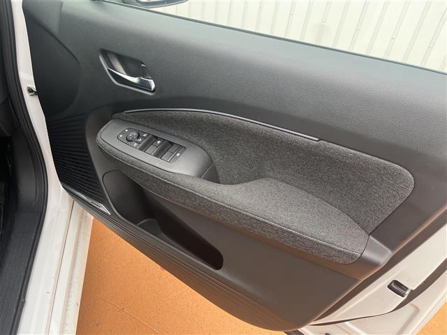 オーラ Ｇ　レザーエディション　ワンオーナ　追突防止　地デジ　２．０ＥＴＣ　横滑り防止　Ｂｌｕｅｔｏｏｔｈ　レーダークルーズ　本革　ＬＥＤ　ドライブレコーダー　インテリジェントキー　キーレスエントリー　オートエアコン　ＡＢＳ　ＩＳＳ（35枚目）