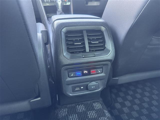 ティグアン ＴＤＩ　４モーション　Ｒライン　ブラックスタイル（29枚目）