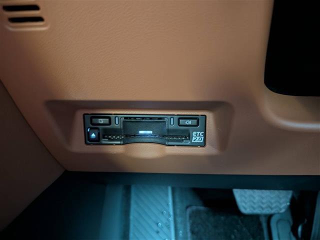 ヴェルファイアハイブリッド Z プレミア オートリアゲート 衝突被害軽減ブレーキ Bluetooth接続 USB接続 Bモニター ダブルエアコン ムーンR フルセグ地デジTV 両側Pスライドドア レーンキープ ナビテレビ エアバッグ キーレス(31枚目)