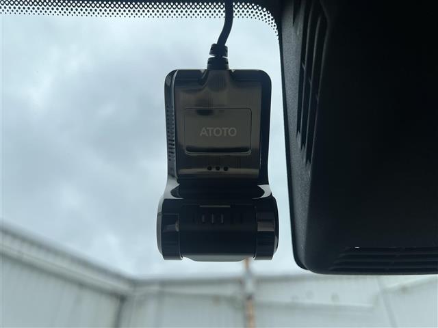 スイフト RS 5速ミッション セーフティパッケージ 社外ディスプレイオーディオ Bluetooth バックカメラ ドライブレコーダー ビルトインETC 純正16インチアルミホイール 運転席シートヒーター ナビ(2枚目)