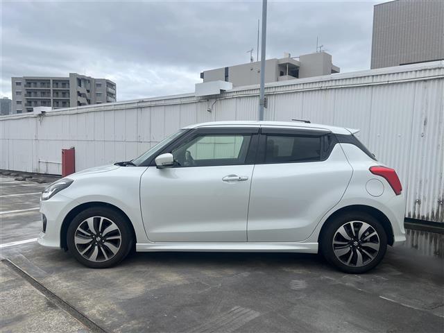 スイフト RS 5速ミッション セーフティパッケージ 社外ディスプレイオーディオ Bluetooth バックカメラ ドライブレコーダー ビルトインETC 純正16インチアルミホイール 運転席シートヒーター ナビ(7枚目)