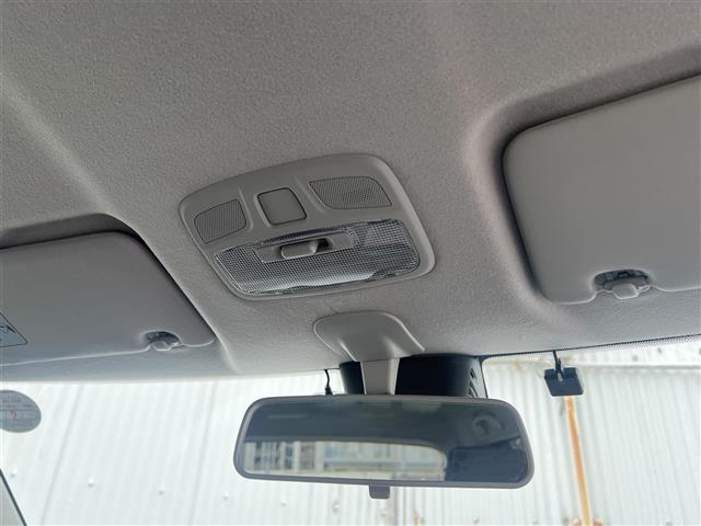 スイフト RS 5速ミッション セーフティパッケージ 社外ディスプレイオーディオ Bluetooth バックカメラ ドライブレコーダー ビルトインETC 純正16インチアルミホイール 運転席シートヒーター ナビ(30枚目)