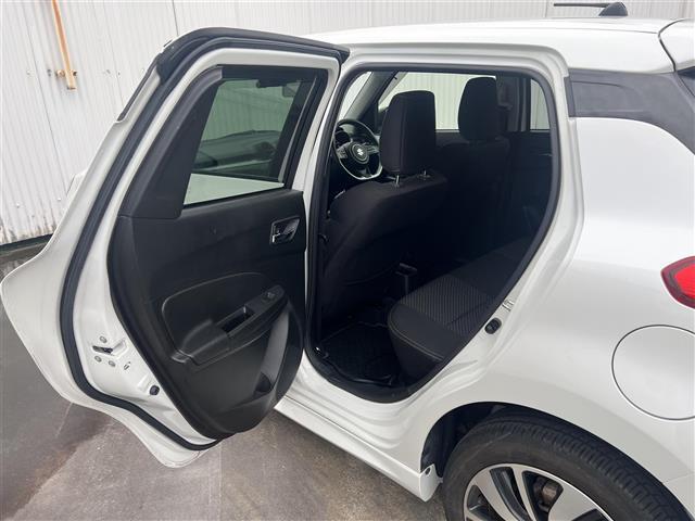 スイフト RS 5速ミッション セーフティパッケージ 社外ディスプレイオーディオ Bluetooth バックカメラ ドライブレコーダー ビルトインETC 純正16インチアルミホイール 運転席シートヒーター ナビ(39枚目)