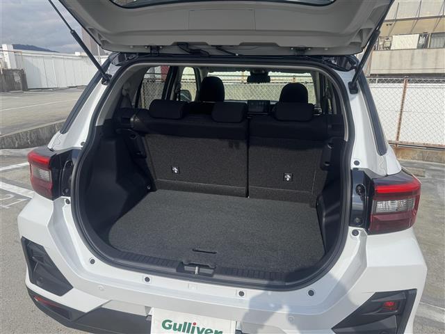 ライズ Ｚ　パノラミックビューパッケージ　ブラインドスポットモニター　リアクロストラフィックアラート　ブラック＆パールホワイト　ビルトインＥＴＣ　スマートアシスト　スマートキー×２　マルチビューカメラ　ＵＳＢ接続（16枚目）