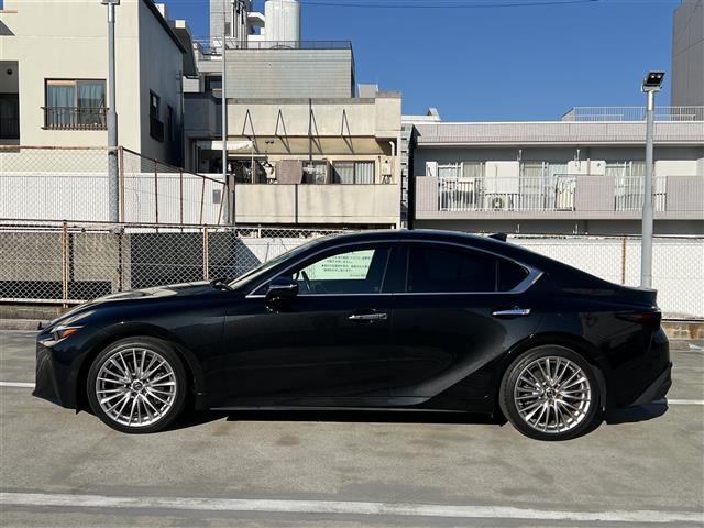 ＩＳ ＩＳ３００　バージョンＬ　ＡＨＢ　ＤＶＤ再生　ムーンルーフ　レザーシート　レーダークルーズ　エアシート　地デジ　Ｂｌｕｅｔｏｏｔｈ　シートヒーター　ＥＴＣ２．０　アイドリングストップ　ＬＥＤヘッドランプ　バックカメラ　ターボ（7枚目）