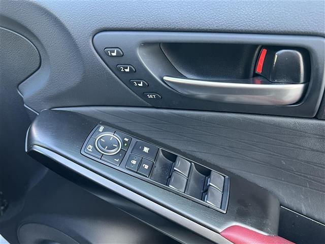 ＩＳ ＩＳ３００　バージョンＬ　ＡＨＢ　ＤＶＤ再生　ムーンルーフ　レザーシート　レーダークルーズ　エアシート　地デジ　Ｂｌｕｅｔｏｏｔｈ　シートヒーター　ＥＴＣ２．０　アイドリングストップ　ＬＥＤヘッドランプ　バックカメラ　ターボ（14枚目）