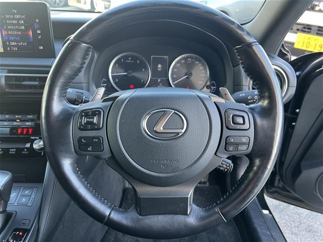 ＩＳ ＩＳ３００　バージョンＬ　ＡＨＢ　ＤＶＤ再生　ムーンルーフ　レザーシート　レーダークルーズ　エアシート　地デジ　Ｂｌｕｅｔｏｏｔｈ　シートヒーター　ＥＴＣ２．０　アイドリングストップ　ＬＥＤヘッドランプ　バックカメラ　ターボ（20枚目）