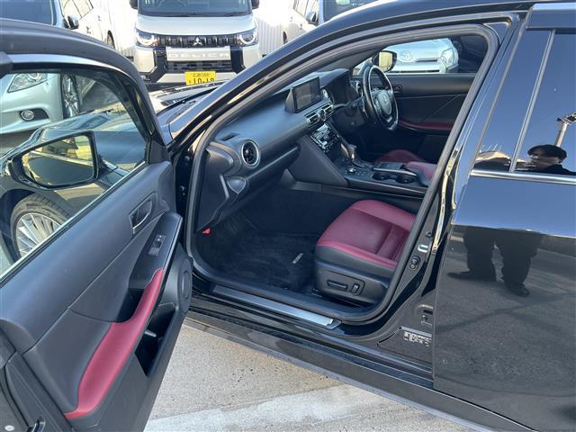 ＩＳ ＩＳ３００　バージョンＬ　ＡＨＢ　ＤＶＤ再生　ムーンルーフ　レザーシート　レーダークルーズ　エアシート　地デジ　Ｂｌｕｅｔｏｏｔｈ　シートヒーター　ＥＴＣ２．０　アイドリングストップ　ＬＥＤヘッドランプ　バックカメラ　ターボ（24枚目）