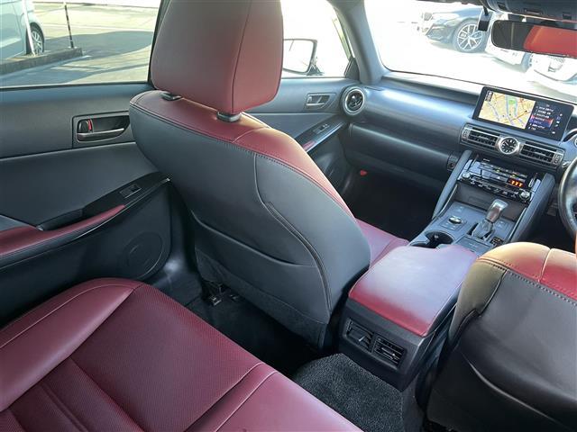 ＩＳ ＩＳ３００　バージョンＬ　ＡＨＢ　ＤＶＤ再生　ムーンルーフ　レザーシート　レーダークルーズ　エアシート　地デジ　Ｂｌｕｅｔｏｏｔｈ　シートヒーター　ＥＴＣ２．０　アイドリングストップ　ＬＥＤヘッドランプ　バックカメラ　ターボ（40枚目）