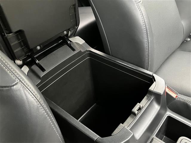 ランドクルーザープラド TX Lパッケージ リアカメラ 追従クルーズ BTオーディオ 車線逸脱 パーキングセンサー 1オ-ナ- スマートキ ヒーター キーレスエントリー 3列席 DVD再生可 エアコン LEDランプ レザー パートタイム4WD(18枚目)