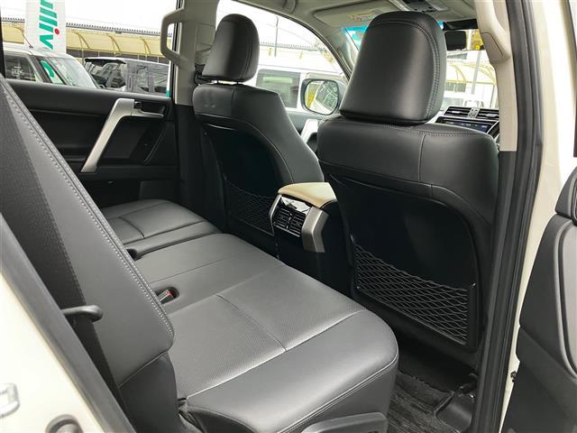 ランドクルーザープラド TX Lパッケージ リアカメラ 追従クルーズ BTオーディオ 車線逸脱 パーキングセンサー 1オ-ナ- スマートキ ヒーター キーレスエントリー 3列席 DVD再生可 エアコン LEDランプ レザー パートタイム4WD(24枚目)