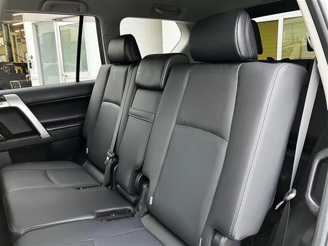 ランドクルーザープラド TX Lパッケージ リアカメラ 追従クルーズ BTオーディオ 車線逸脱 パーキングセンサー 1オ-ナ- スマートキ ヒーター キーレスエントリー 3列席 DVD再生可 エアコン LEDランプ レザー パートタイム4WD(26枚目)