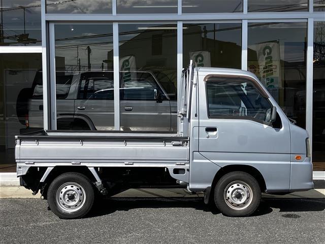 サンバートラック ベースグレード パワーステアリング 4WD エアバック付 マニュアルエアコン(4枚目)