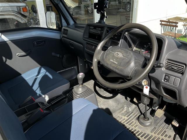サンバートラック ベースグレード パワーステアリング 4WD エアバック付 マニュアルエアコン(9枚目)