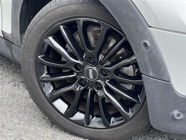 MINI クーパーD クラブマン スマキー LEDヘッド Aクルコン NAVI リヤビューカメラ ETC車載器 オートライト ターボ車 ブルートゥース(3枚目)