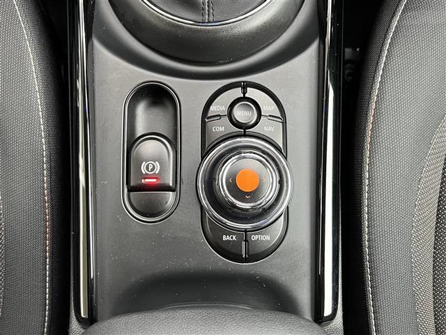 MINI クーパーD クラブマン スマキー LEDヘッド Aクルコン NAVI リヤビューカメラ ETC車載器 オートライト ターボ車 ブルートゥース(31枚目)