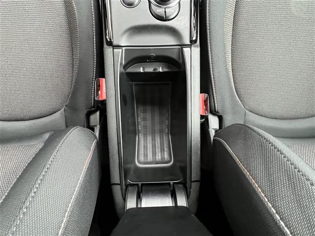 MINI クーパーD クラブマン スマキー LEDヘッド Aクルコン NAVI リヤビューカメラ ETC車載器 オートライト ターボ車 ブルートゥース(33枚目)