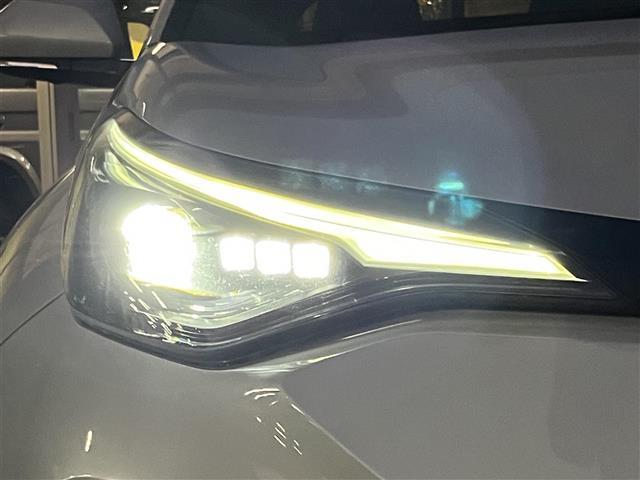 Ｃ－ＨＲ Ｇ－Ｔ　モード　ネロ　セーフティプラスＩＩＩ　パノラミックビュー　レーンアシスト　スマートキー　ＬＥＤライト　オートライト　前席シートヒーター　ターボ　ＥＴＣ　踏み間違い防止　Ｂｌｕｅｔｏｏｔｈ接続（8枚目）