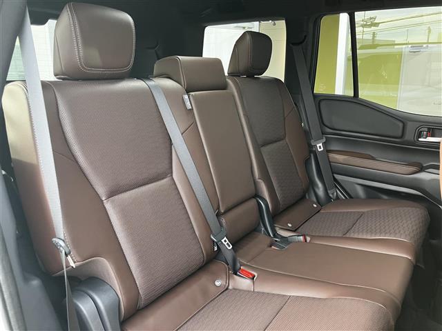 ランドクルーザー250 ZX パノラミックビュー パワーリアゲート ワンオ-ナ- Bluetooth LED ETC2.0 サンル-フ 電動格納サードシート ルーフレール 寒冷地仕様 シートヒーター ドラレコ パワーシート 4WD(16枚目)