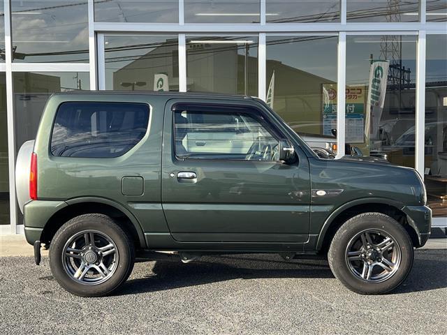 ジムニー ランドベンチャー　前席パワーウインドウ　助手席エアバック　運転席エアバッグ　４ＷＤ車　キーレス付　ＰＳ　ＡＢＳ付　シートヒータ　ＥＴＣ　ターボー　ＡＴエアコン（4枚目）