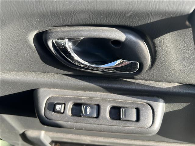 ジムニー ランドベンチャー　前席パワーウインドウ　助手席エアバック　運転席エアバッグ　４ＷＤ車　キーレス付　ＰＳ　ＡＢＳ付　シートヒータ　ＥＴＣ　ターボー　ＡＴエアコン（8枚目）