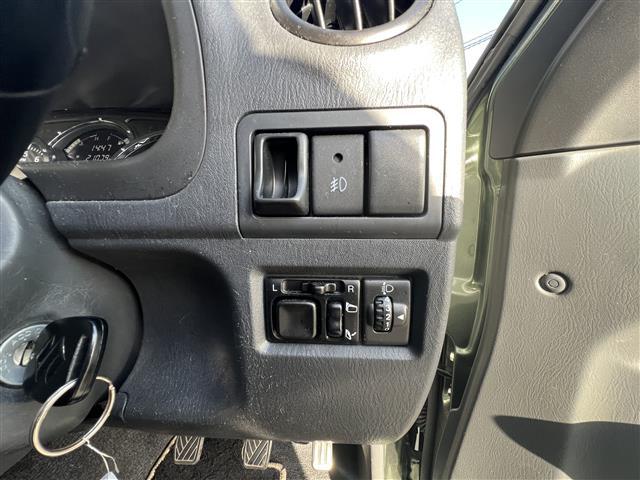 ジムニー ランドベンチャー　前席パワーウインドウ　助手席エアバック　運転席エアバッグ　４ＷＤ車　キーレス付　ＰＳ　ＡＢＳ付　シートヒータ　ＥＴＣ　ターボー　ＡＴエアコン（18枚目）