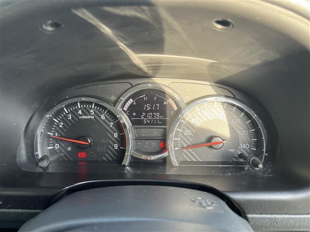 ジムニー ランドベンチャー　前席パワーウインドウ　助手席エアバック　運転席エアバッグ　４ＷＤ車　キーレス付　ＰＳ　ＡＢＳ付　シートヒータ　ＥＴＣ　ターボー　ＡＴエアコン（21枚目）