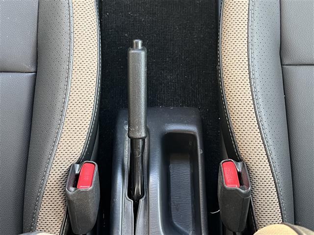 ジムニー ランドベンチャー　前席パワーウインドウ　助手席エアバック　運転席エアバッグ　４ＷＤ車　キーレス付　ＰＳ　ＡＢＳ付　シートヒータ　ＥＴＣ　ターボー　ＡＴエアコン（25枚目）