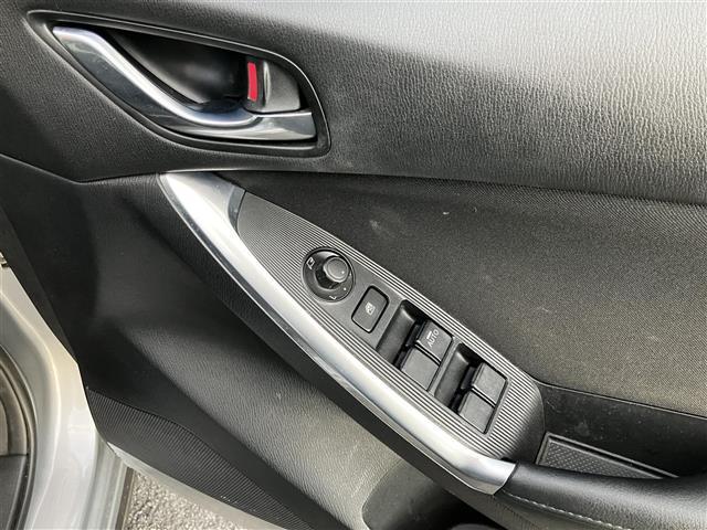 CX-5 XD ブルートゥース 1オーナー カーテンエアバッグ ETC搭載 パワーステアリング パワーウインドウ フルセグ フルオートエアコン DVD再生 キーレスエントリー ABS 運転席エアバッグ ナビTV(9枚目)