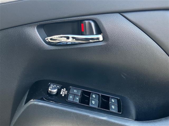 アルファード ２．５Ｓ　Ｂｌｕｅｔｏｏｔｈ音楽　両側電動パワースライドドア　ＬＫＡＳ　クリソナ　ＡＨＢ　サンル－フ　地上デジタル　Ｗエアコン　フルオートエアコン　横滑り防止　ナビ＆ＴＶ　パワーステアリング　ＬＥＤランプ　ＳＤ（11枚目）