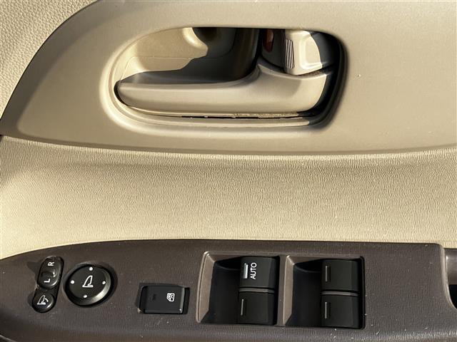 Ｎ－ＯＮＥ Ｇ　Ｂｌｕｅｔｏｏｔｈ音楽　Ｓキー　オ－トエアコン　後カメラ　キーレス　運転席エアバック　運転席助手席エアバック　ＡＢＳ　ＰＷ　ＰＳ（9枚目）