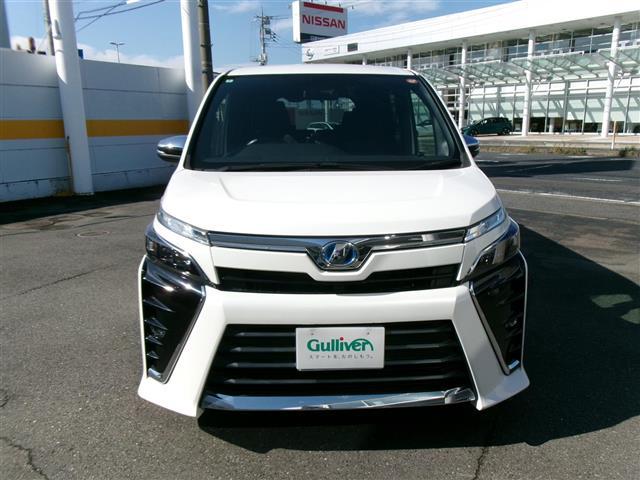 ヴォクシー ハイブリッドZS 煌 BT接続 Wエアコン 車線逸脱警告 衝突被害軽減 バックモニター アイドリングストップ 地デジ オートエアコン SD ナビTV ETC2.0 キーフリー 横滑り防止 3列シート DVD ABS エアロ(14枚目)