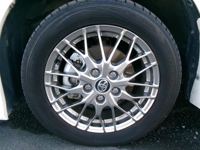 ヴォクシー ハイブリッドZS 煌 BT接続 Wエアコン 車線逸脱警告 衝突被害軽減 バックモニター アイドリングストップ 地デジ オートエアコン SD ナビTV ETC2.0 キーフリー 横滑り防止 3列シート DVD ABS エアロ(20枚目)