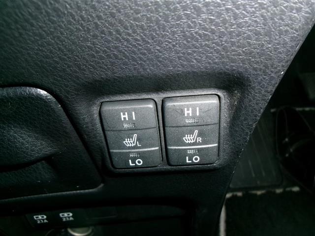 ヴォクシー ハイブリッドZS 煌 BT接続 Wエアコン 車線逸脱警告 衝突被害軽減 バックモニター アイドリングストップ 地デジ オートエアコン SD ナビTV ETC2.0 キーフリー 横滑り防止 3列シート DVD ABS エアロ(27枚目)