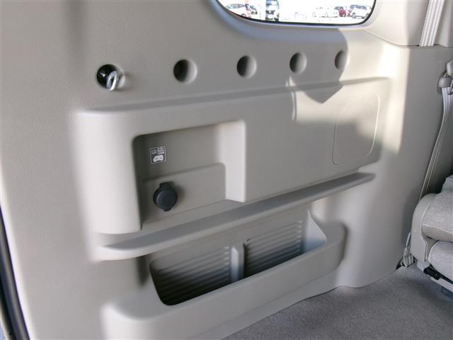 エブリイワゴン ＰＺターボスペシャル　ルーフ雹被害　両側パワ－スライドドア　車線逸脱防止　ワンオーナ　キーレススタートシステム　Ｂソナー　運転席シートヒーター　ＥＳＣ　ブルートゥースオーディオ　ＵＳＢ　パートタイム４ＷＤ　ナビ・ＴＶ　ＰＷ（31枚目）