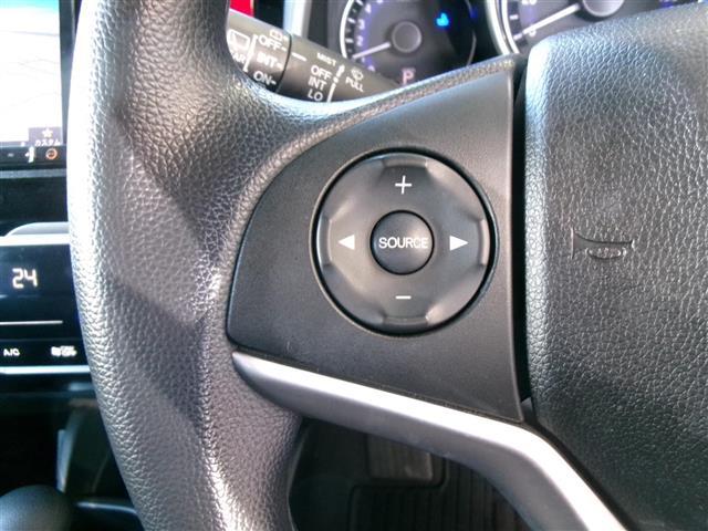 フィット １３Ｇ・Ｆパッケージ　ブルートゥース　ワンオーナー車　ＬＥＤライト　ＤＶＤ再生可能　スマ－トキ－　Ａライト　ＶＳＡ　ＥＴＣ付き　地デジＴＶ　助手席エアバッグ　メモリーナビ　Ｒカメラ　オートエアコン　エアバック　ＰＳ　Ｄレコ（11枚目）