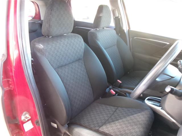 フィット １３Ｇ・Ｆパッケージ　ブルートゥース　ワンオーナー車　ＬＥＤライト　ＤＶＤ再生可能　スマ－トキ－　Ａライト　ＶＳＡ　ＥＴＣ付き　地デジＴＶ　助手席エアバッグ　メモリーナビ　Ｒカメラ　オートエアコン　エアバック　ＰＳ　Ｄレコ（13枚目）