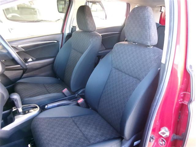 フィット １３Ｇ・Ｆパッケージ　ブルートゥース　ワンオーナー車　ＬＥＤライト　ＤＶＤ再生可能　スマ－トキ－　Ａライト　ＶＳＡ　ＥＴＣ付き　地デジＴＶ　助手席エアバッグ　メモリーナビ　Ｒカメラ　オートエアコン　エアバック　ＰＳ　Ｄレコ（16枚目）