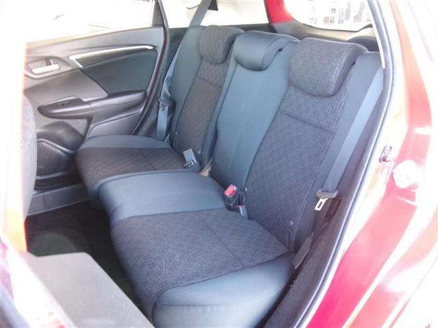 フィット １３Ｇ・Ｆパッケージ　ブルートゥース　ワンオーナー車　ＬＥＤライト　ＤＶＤ再生可能　スマ－トキ－　Ａライト　ＶＳＡ　ＥＴＣ付き　地デジＴＶ　助手席エアバッグ　メモリーナビ　Ｒカメラ　オートエアコン　エアバック　ＰＳ　Ｄレコ（19枚目）