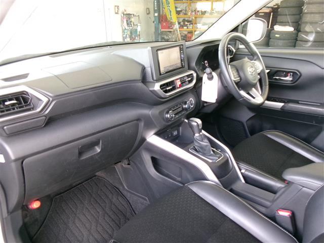 ロッキー プレミアム　衝突軽減システム　ＢＴオーディオ　シートＨ　ＥＴＣ車載器　車線逸脱警報　ＵＳＢ　スマ－トキ－　クルーズコントロール　地デジ　キーフリーシステム　サイドエアバッグ　エアコン　エアバッグ　ドラレコ　ＡＢＳ（17枚目）