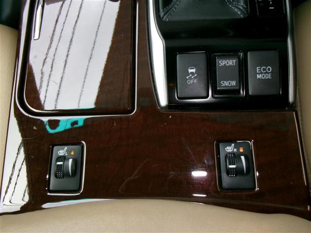 マークＸ プレミアム　Ｂｌｕｅｔｏｏｔｈ音楽　ＥＳＣ　スマキー　エアコン　ＥＴＣ車載器　フルセグ地デジ　オートクルーズ　ワンオーナー　パワーシート　キーフリー　ナビ＆ＴＶ　パワーウインド　ＡＢＳ　エアバッグ　ＳＤ　パワステ（3枚目）