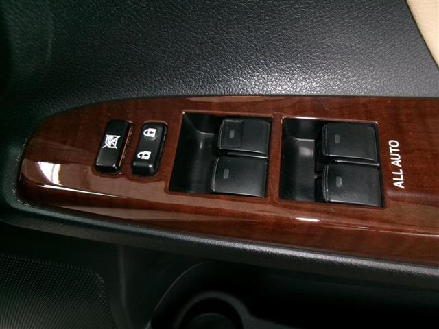 マークＸ プレミアム　Ｂｌｕｅｔｏｏｔｈ音楽　ＥＳＣ　スマキー　エアコン　ＥＴＣ車載器　フルセグ地デジ　オートクルーズ　ワンオーナー　パワーシート　キーフリー　ナビ＆ＴＶ　パワーウインド　ＡＢＳ　エアバッグ　ＳＤ　パワステ（8枚目）