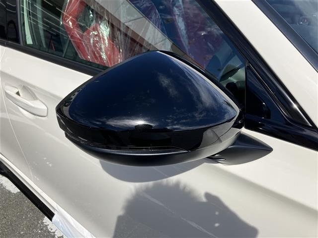 シビック タイプＲ　登録済未使用車　ホンダセンシング　ホンダコネクトディスプレイ　バックカメラ　Ｂｌｕｅｔｏｏｔｈ　フルセグＴＶ　ＡｐｐｌｅＣａｒＰｌａｙ　ＡｎｄｒｏｉｄＡｕｔｏ　スマートキー　プッシュスタート　ＥＴＣ（12枚目）