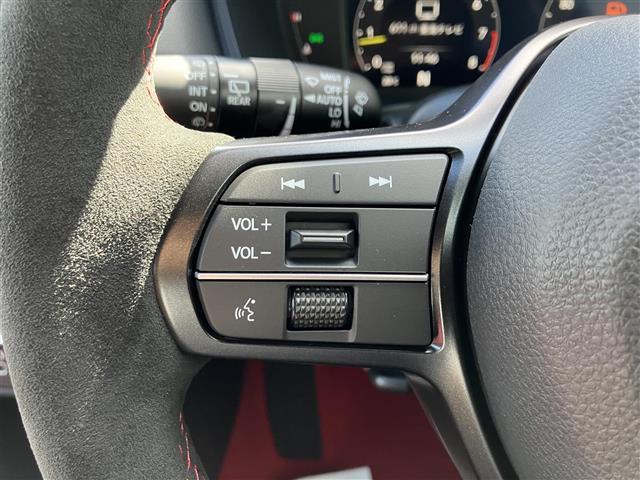 シビック タイプＲ　登録済未使用車　ホンダセンシング　ホンダコネクトディスプレイ　バックカメラ　Ｂｌｕｅｔｏｏｔｈ　フルセグＴＶ　ＡｐｐｌｅＣａｒＰｌａｙ　ＡｎｄｒｏｉｄＡｕｔｏ　スマートキー　プッシュスタート　ＥＴＣ（17枚目）