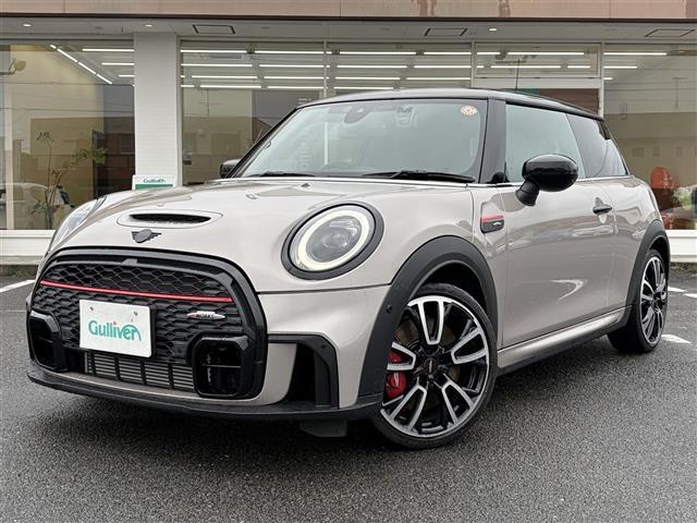 ＭＩＮＩ ジョンクーパーワークス　インテリジェントセーフティ　純正ディスプレイオーディオ　バックガイドカメラ　ＡｐｐｌｅＣａｒＰｌａｙ　ＡｎｄｒｏｉｄＡｕｔｏ　Ｂｌｕｅｔｏｏｔｈ　コーナーセンサー　ＨＵＤ　パドルシフト　ミラー型ＥＴＣ（2枚目）